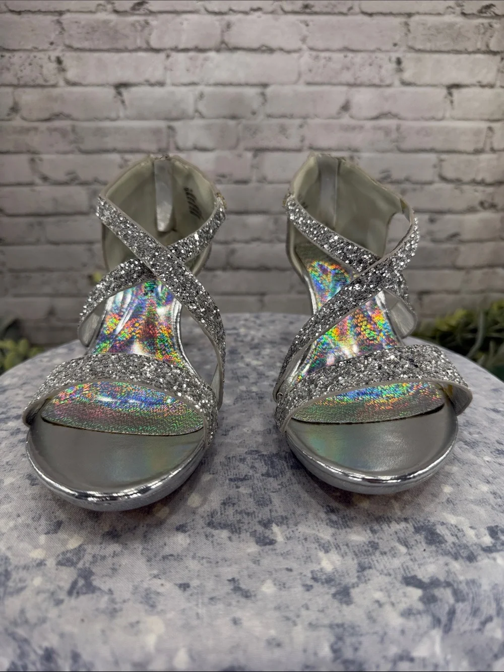 SILVER SLIPPER “Chloe” Silver Glitter Open-Toe Strappy Fashion Heels Girls 4M